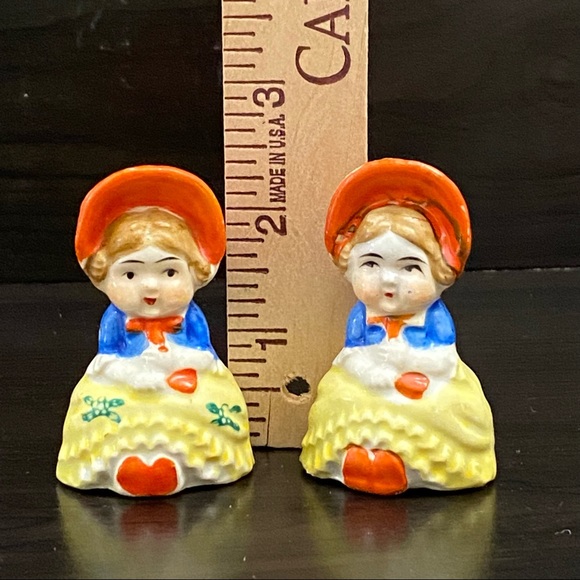 Vintage Dutch Girls Japan Porcelain Salt & Pepper Shaker Set - Picture 6 of 13
